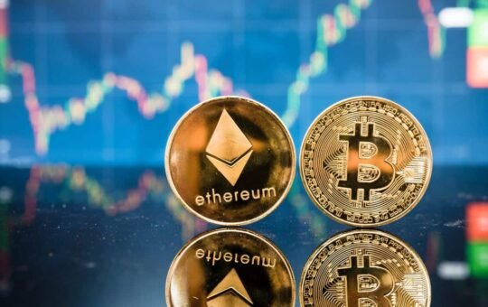 Bitcoin Stable, Ethereum Declines, Niche Tokens Rally