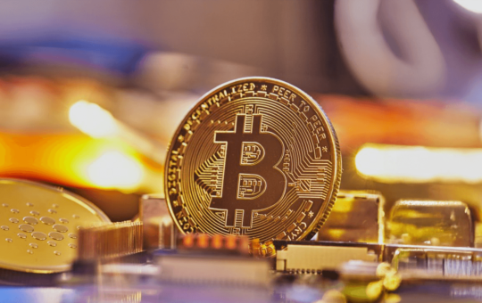 Crypto Chill: Bitcoin Dips 2.6% Under $81K Ahead of Wall Street’s Next Move
