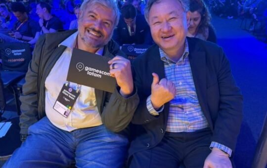 Rodrigo Terra (left) with Shu Yoshida at BIG Festival Awards.