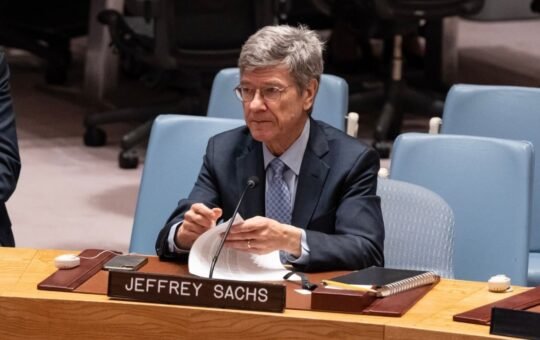 US Economist Jeffrey Sachs: Trump’s Take on Tariffs Is ‘a Serious Mistake’