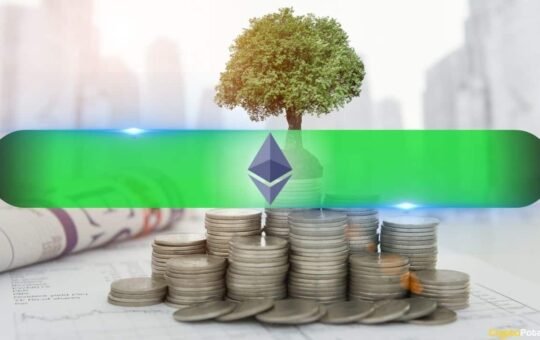Ethereum Steals the Spotlight With $1.59B Inflows, But Not All Altcoins Are Winning