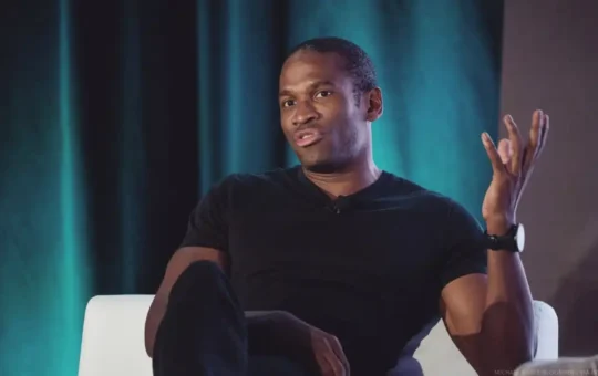 Arthur Hayes Buys 3,000 ETH Through OTC Deal as On-Chain Data Reveals $5.4M Accumulation