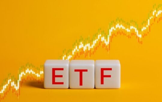 Ether ETFs Gain $216M as Bitcoin ETFs Extend 4-Day Outflow Streak