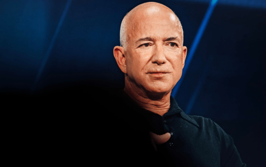 Jeff Bezos’ Parents Put $250,000 Into His 1995 Internet Bet Despite a 70% Loss Risk