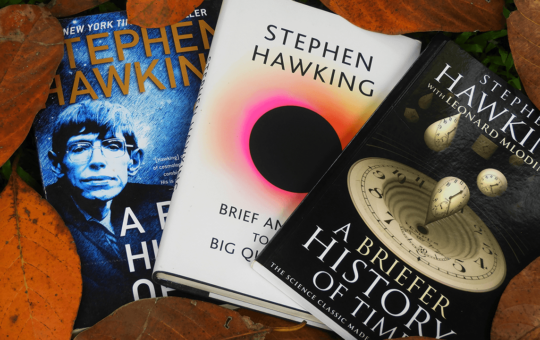 Stephen Hawking’s Warning That AI Amplifies the Illusion of Knowledge
